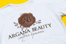 Белые футболки с логотипом «ARGANA BEAUTY»